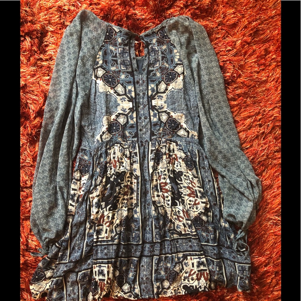 Elegant Blue Patterned Dress - Picture 6 of 7